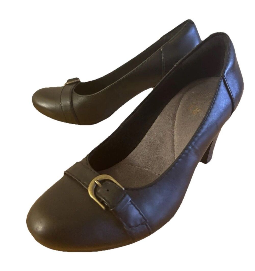 Clarks Women's Black Leather Round Toe Pump Block Heel Buckle Slip-On 8